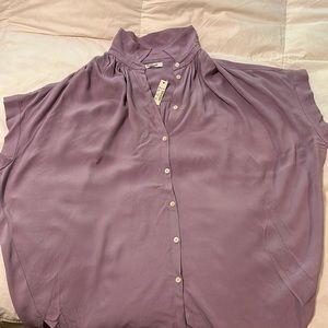 Lovely Madewell lightweight blouse Med, never worn, slight high-low, boxy fit 💜